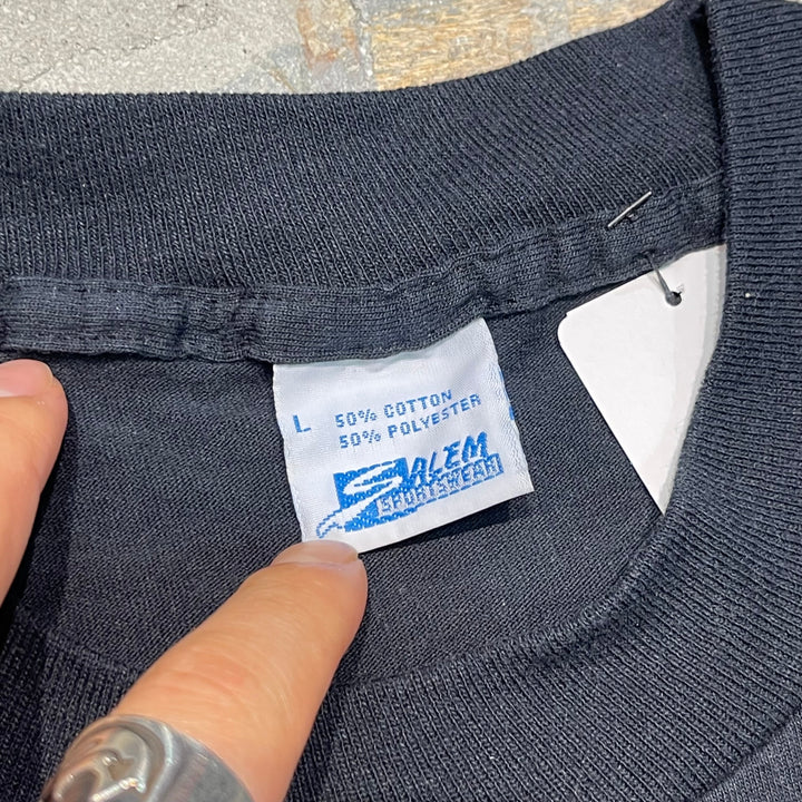 중고 의류 80 년대 미국 제작 세일럼 / NBA 디트로이트 피스톤 1989 세계 챔피언 / vs 나쁜 소년 / 농구 / 빈티지 싱글 스티치 프린트 티셔츠 / 크기 L