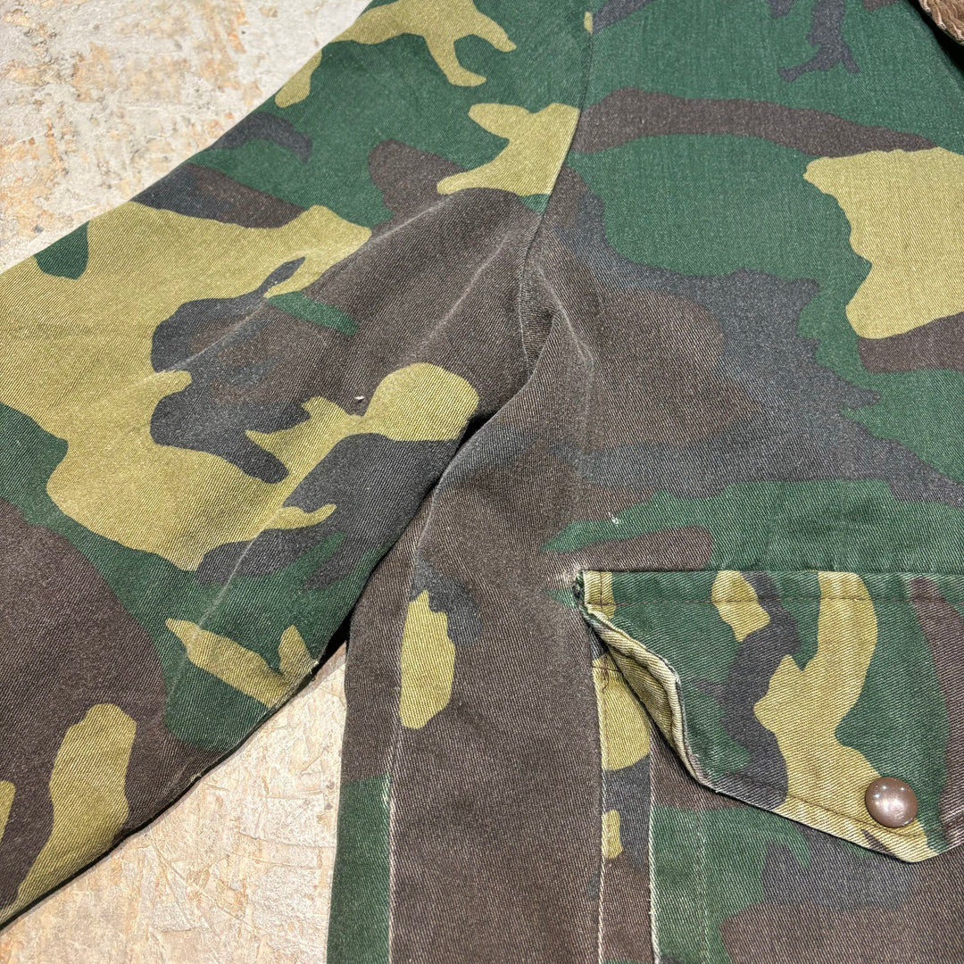 미국 80 년대 Dickies/ Dickies/ Dickies/ All-Over-Pattern Flight Jacket/ Corduroy Collar/ Quilted Lining/ Woodland Camouflage/ Size L.