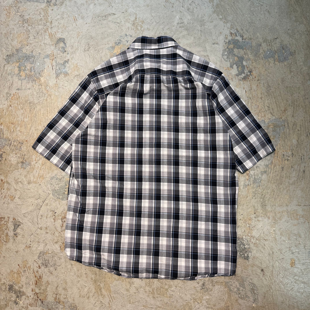 Used clothing carhartt/ Carhartt/ Button-down short sleeve shirt/ Checkered pattern/ Size M