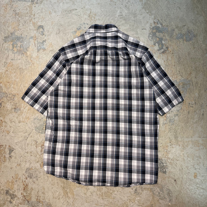 Used clothing carhartt/ Carhartt/ Button-down short sleeve shirt/ Checkered pattern/ Size M