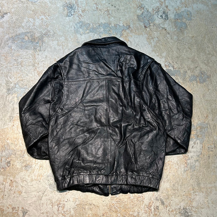 빈티지 St.John 's Bay/St.John's Bay/Zip-Up Leather Jacket/Size L-XL에 해당합니다.