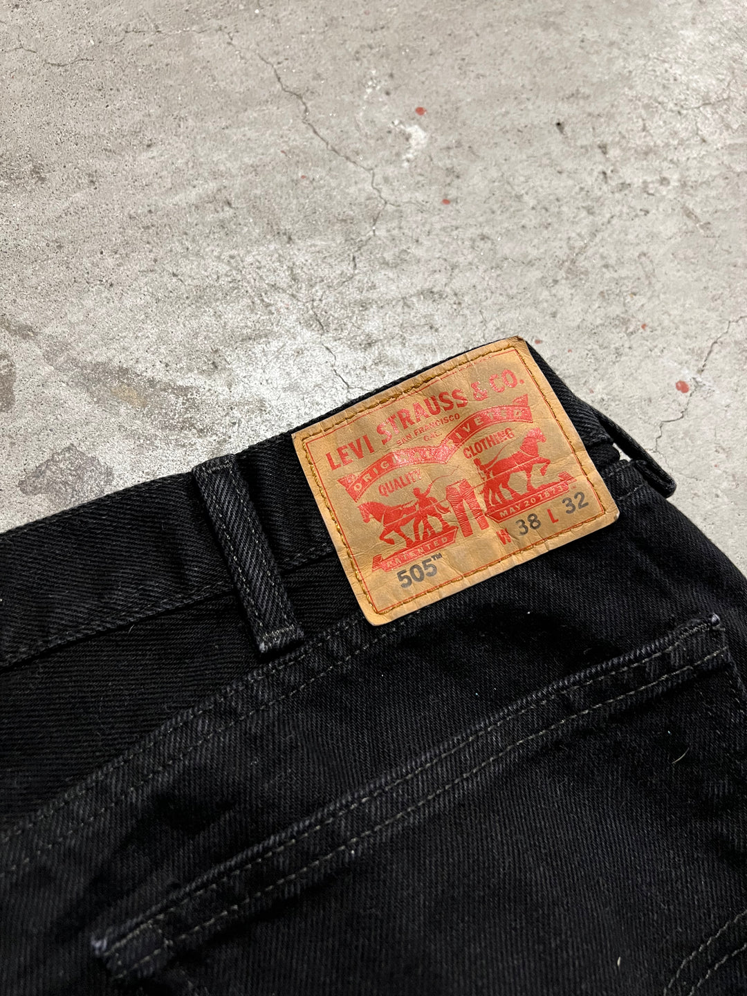 #MA24 Used clothing Levi's/Black Denim Pants/505/Actual size 38 x 30