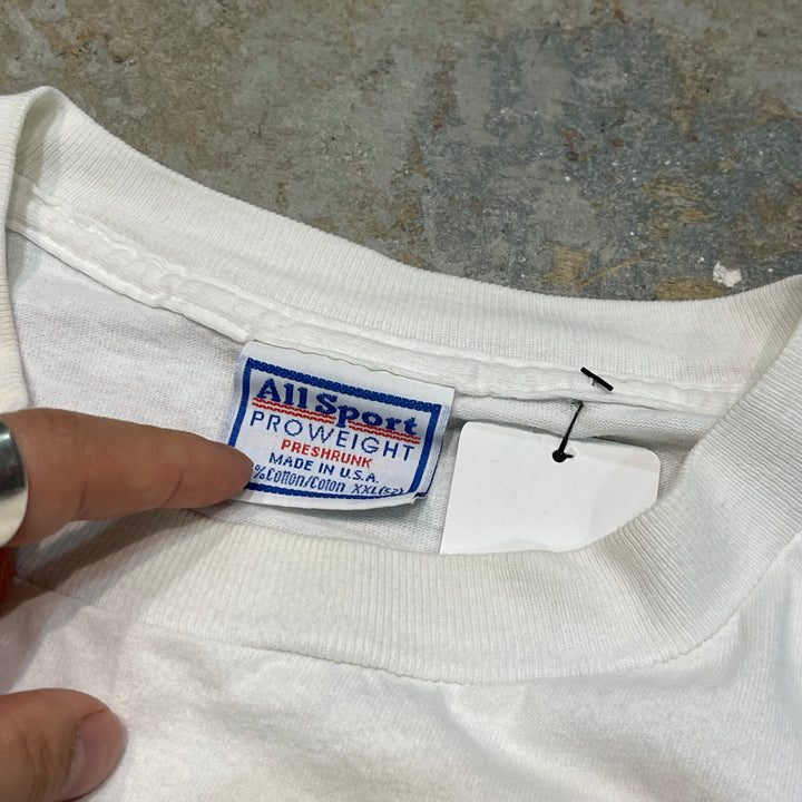 중고 의류 94의 미국은 모든 스포츠를 만들었습니다. / 빈티지 싱글 스티치 프린트 티셔츠 / 크기 XXL