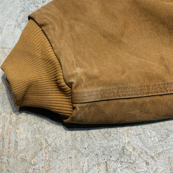 Used clothing carhartt/ Carhartt/ Active jacket/ Duck fabric/ Plain/ Padded/ Size L