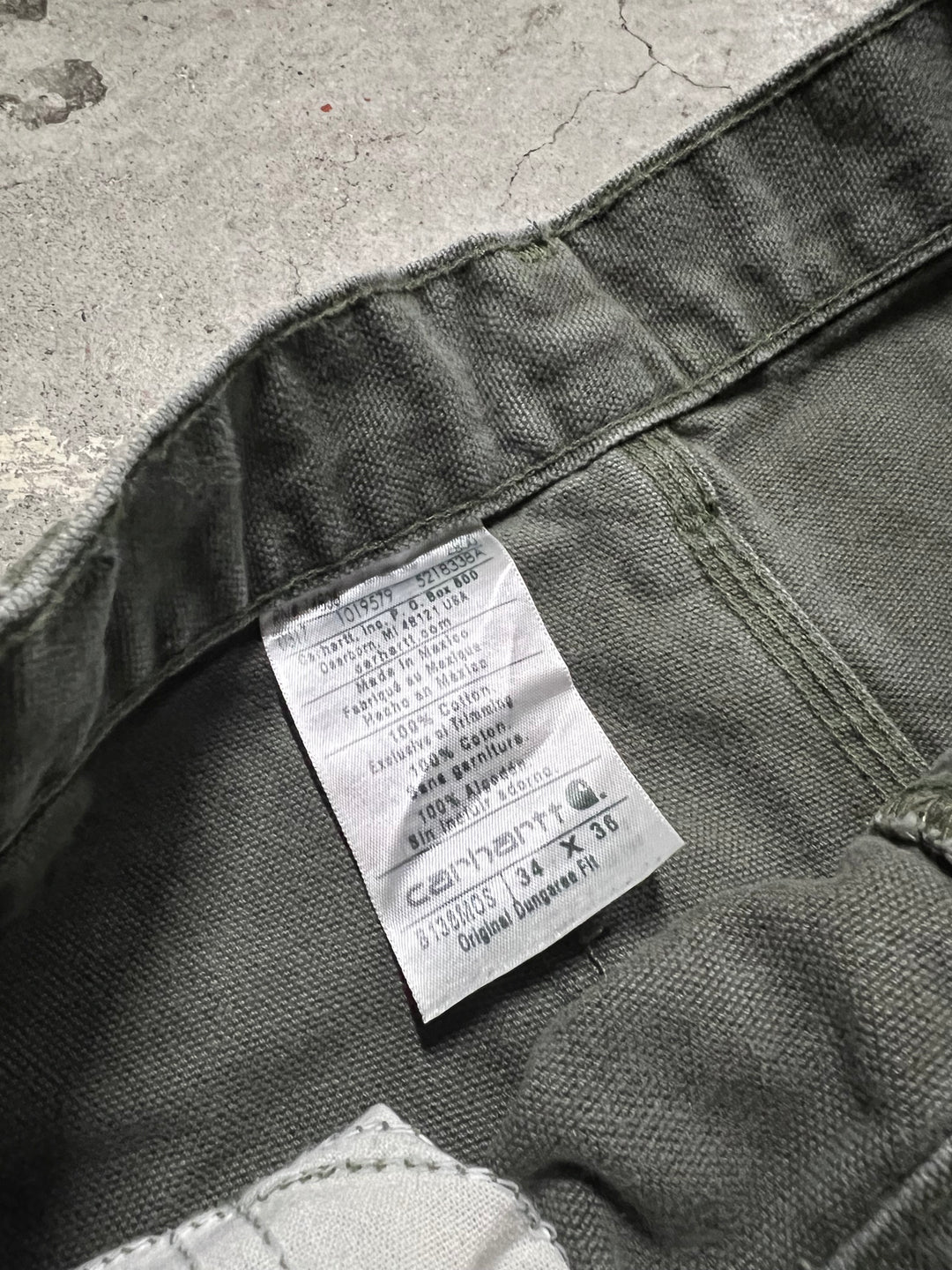 #MA08 Used clothing Carhartt/Duck Painter Pants/Duck fabric Painter pants/Work pants/Actual size 32/31