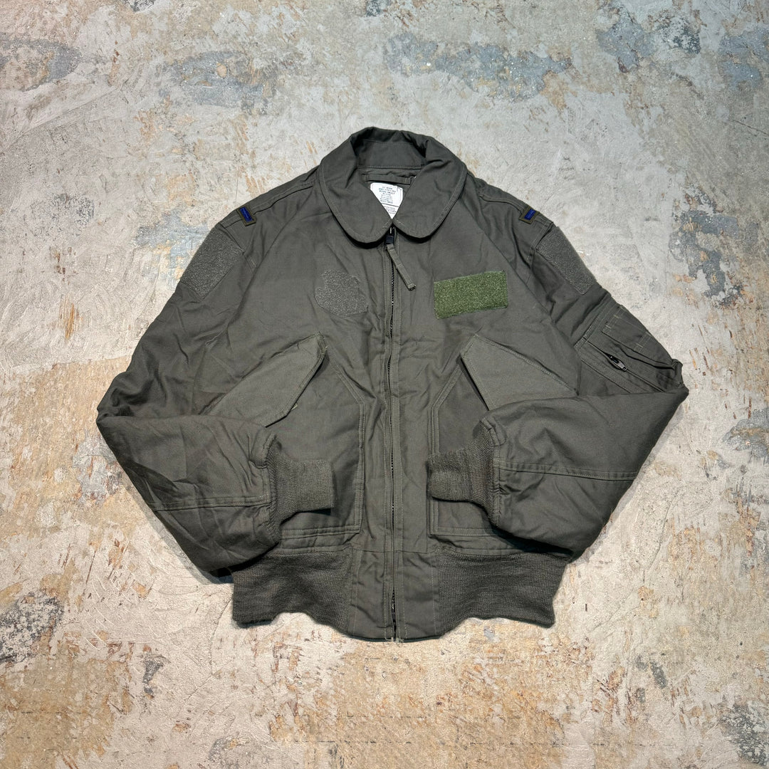 Used clothing Made in USA US military / CWU-45 / P flight jacket / 5th Model / MIL-J-83388E / Size M