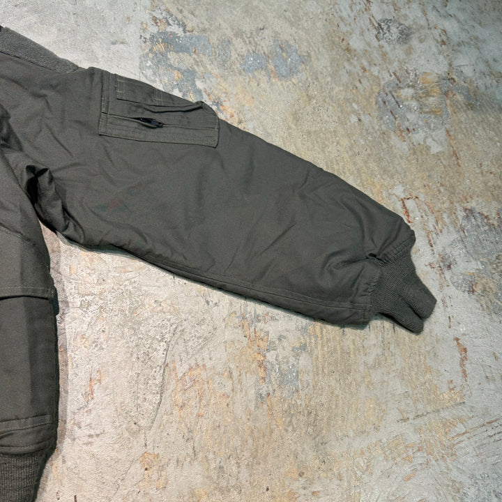 Used clothing Made in USA US military / CWU-45 / P flight jacket / 5th Model / MIL-J-83388E / Size M