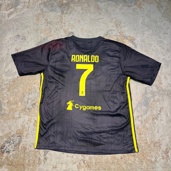 #4240 JUVENTUS/ユヴェントスFC/adidas/アディダス/Football/フットボール Tee/イタリア トリノ/RONALDOサイズXL相当