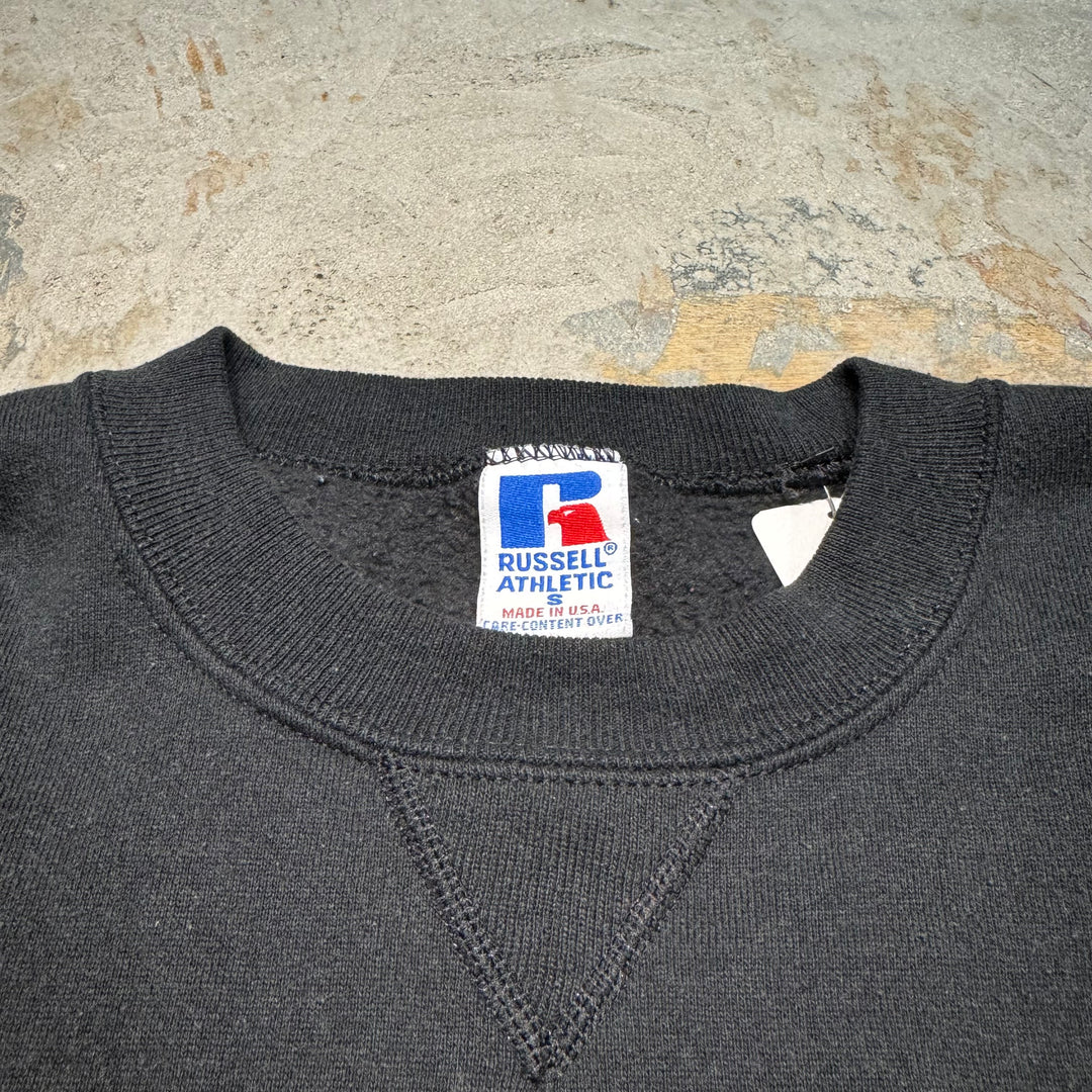 Used clothing Made in USA 90's RUSSELL ATHLETIC/ Russell Athletic/ Blank Crew Neck Sweatshirt/ Size S