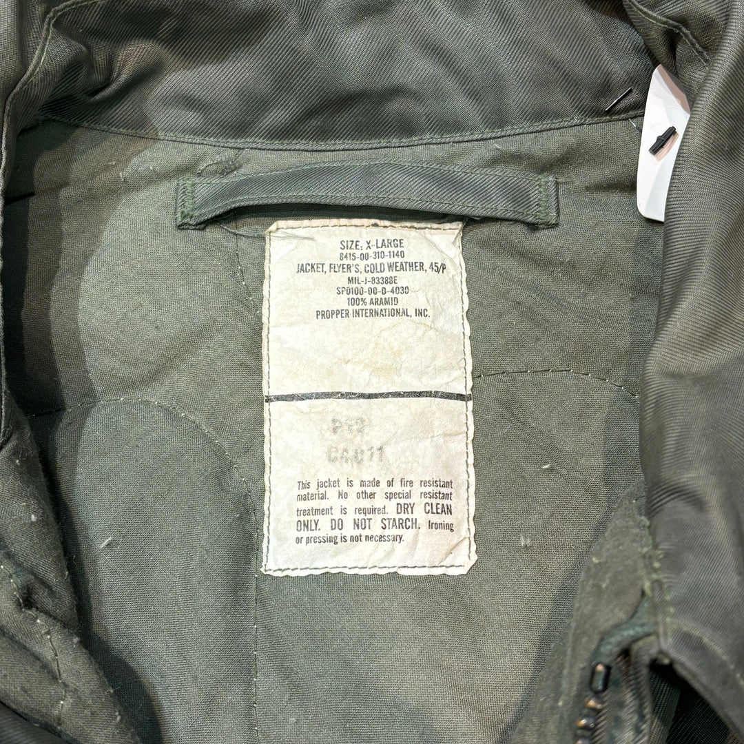Used clothing Made in USA 84's US military / CWU-45 / P flight jacket / 5th Model / MIL-J-83388E / Size L