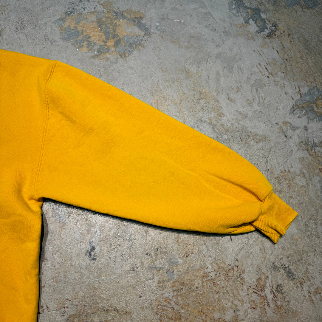 Used clothing Made in USA 90's RUSSELL ATHLETIC/ Russell Athletic/ Blank Crew Neck Sweatshirt/ Size L
