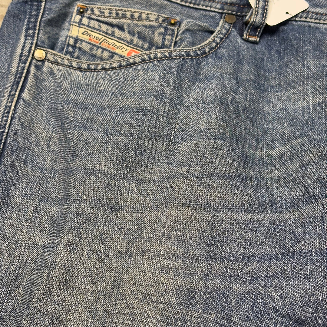 Used clothing DIESEL/Diesel/Denim pants/Actual size 38×32