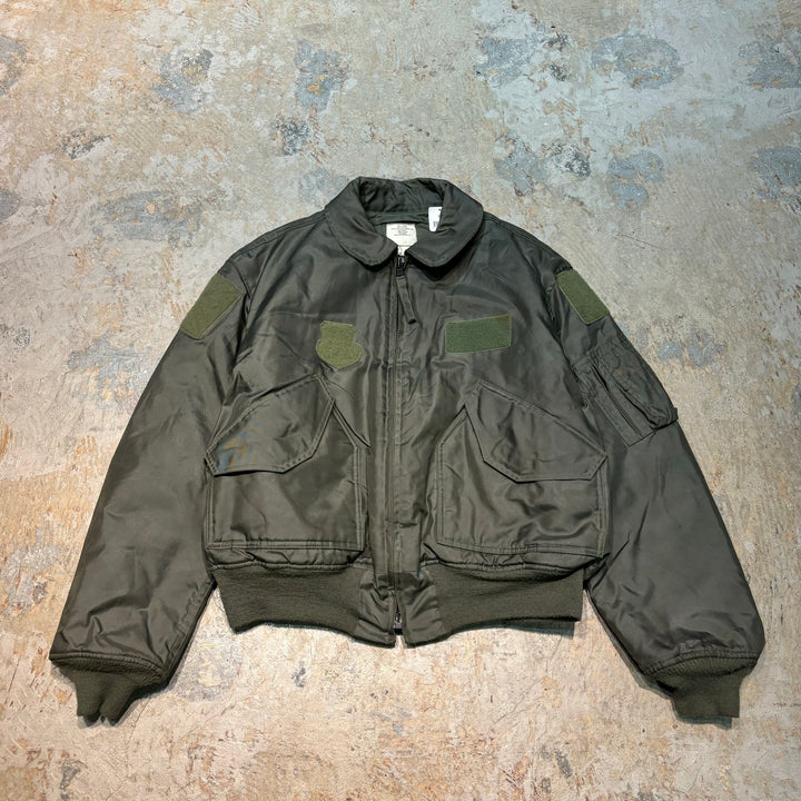 Used clothing Made in USA 84's US military / CWU-45 / P flight jacket / 5th Model / MIL-J-83388E / Size L