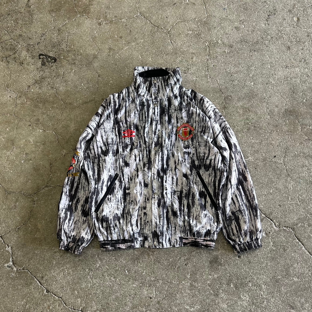 Used clothing 90's UMBRO/ nylon jacket/overall pattern/Manchester United FC/ Size M