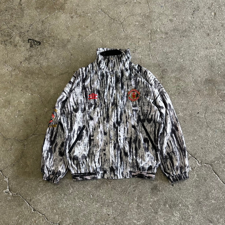 Used clothing 90's UMBRO/ nylon jacket/overall pattern/Manchester United FC/ Size M
