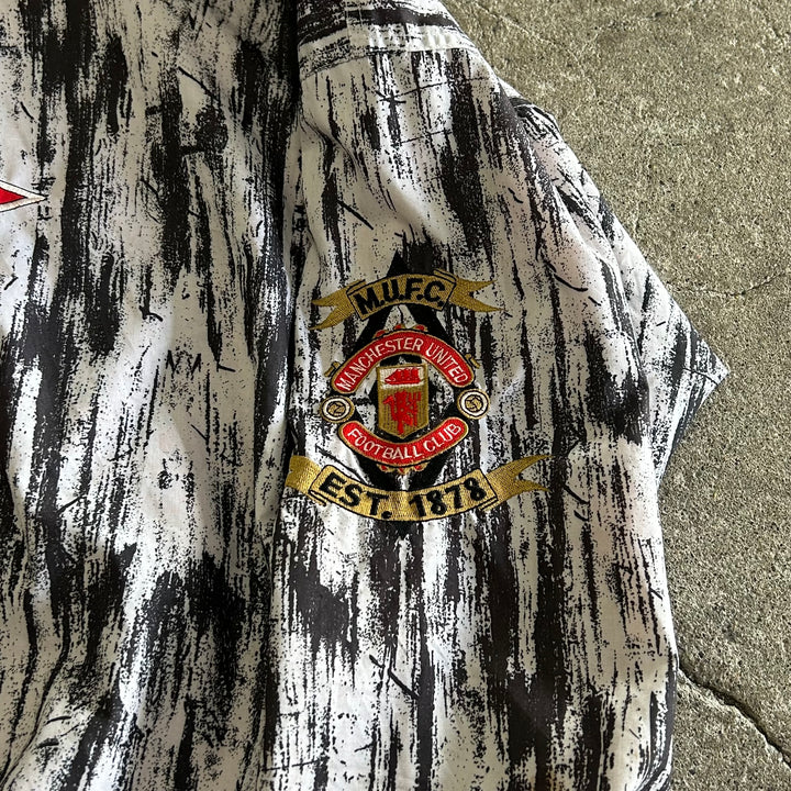 Used clothing 90's UMBRO/ nylon jacket/overall pattern/Manchester United FC/ Size M