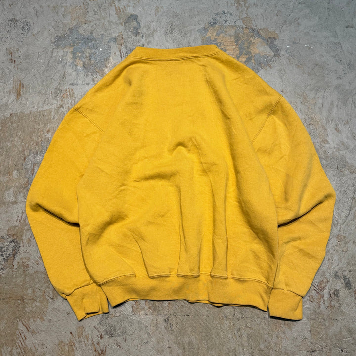 Used clothing 90's RUSSELL ATHLETIC/ Russell Athletic/ Blank crew neck sweatshirt/Size M