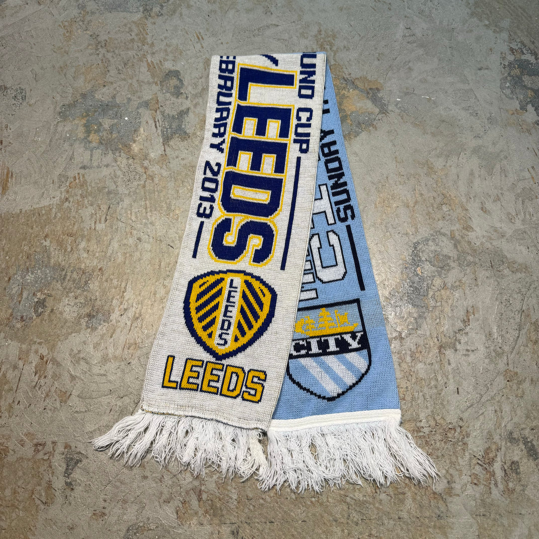 Used clothing soccer scarf / MANCHESTER CITY FC / LEEDS UNITED FC / Leeds United