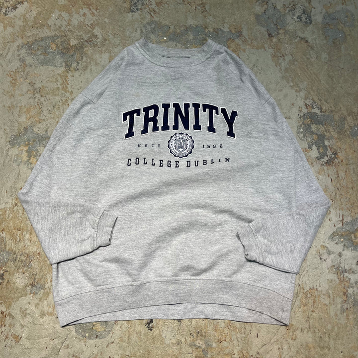 #3948 古着 unknow/Crew neck sweat/クルーネックスウェット/TRINITY COLLEGE DUBLIN/カレッジロゴ/サイズXL