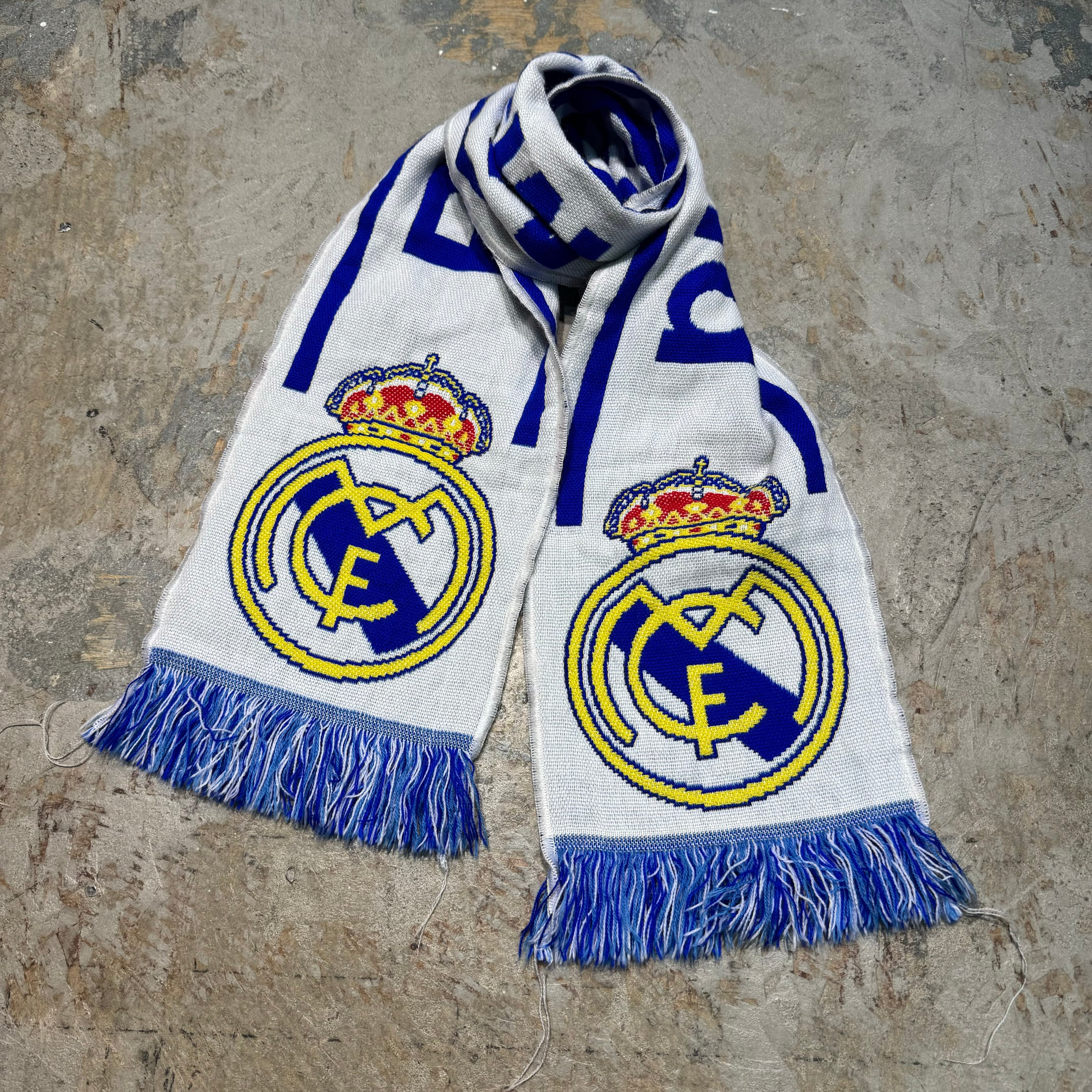 古着 サッカーマフラー / REAL MADRID CF/ レアル マドリード/ スペインリーグ – 古着屋 MUJIN