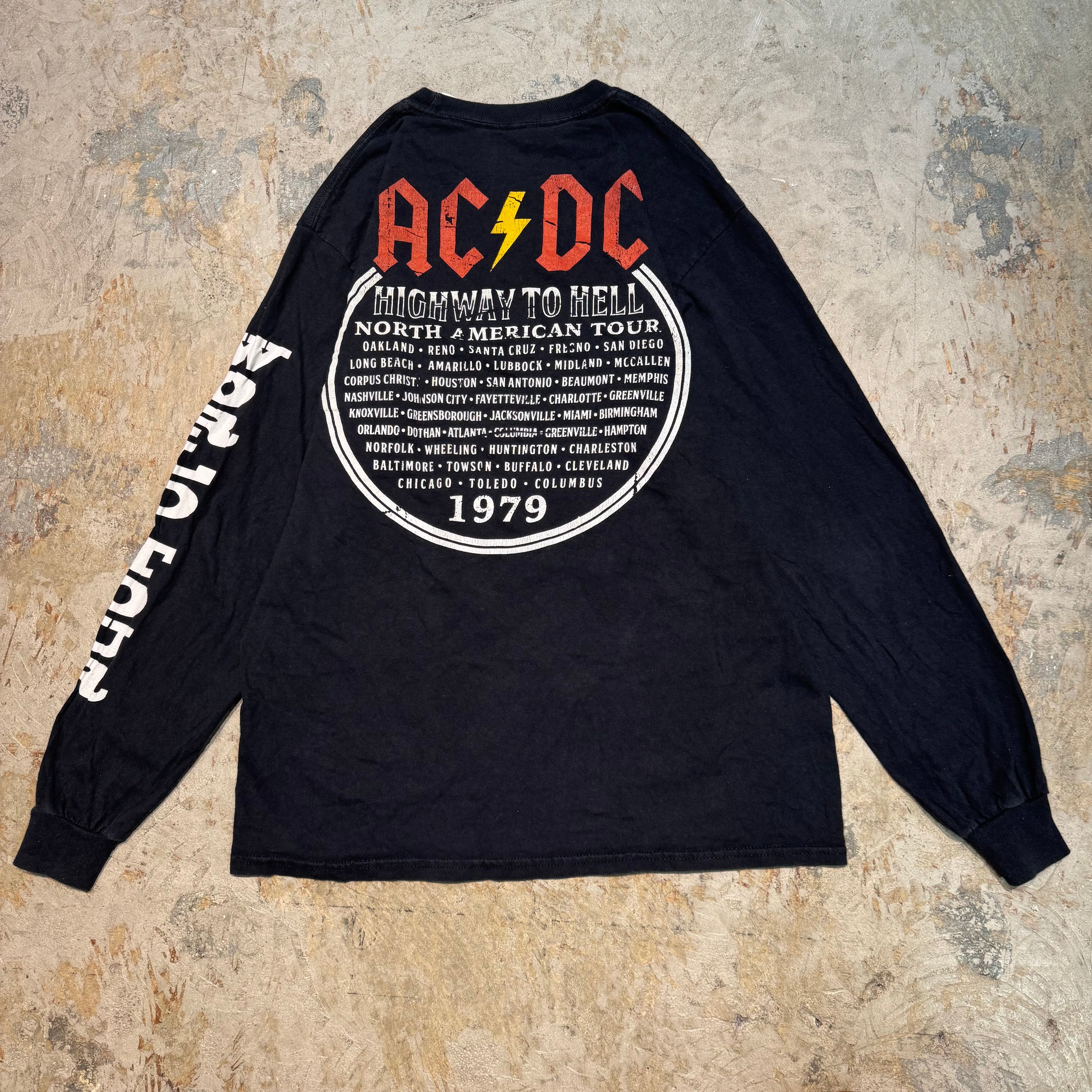 古着 acdc /エーシーディーシー/ バンドTシャツ/ ロンT/ サイズm