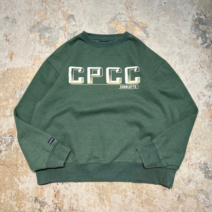 #4054 古着 JANSPORT/ジャンスポーツ/Crew Neck Print Sweat Shirts/クルーネック大判プリントスウェット/企業系/CPCC CHARLOTTE/サイズ2XL