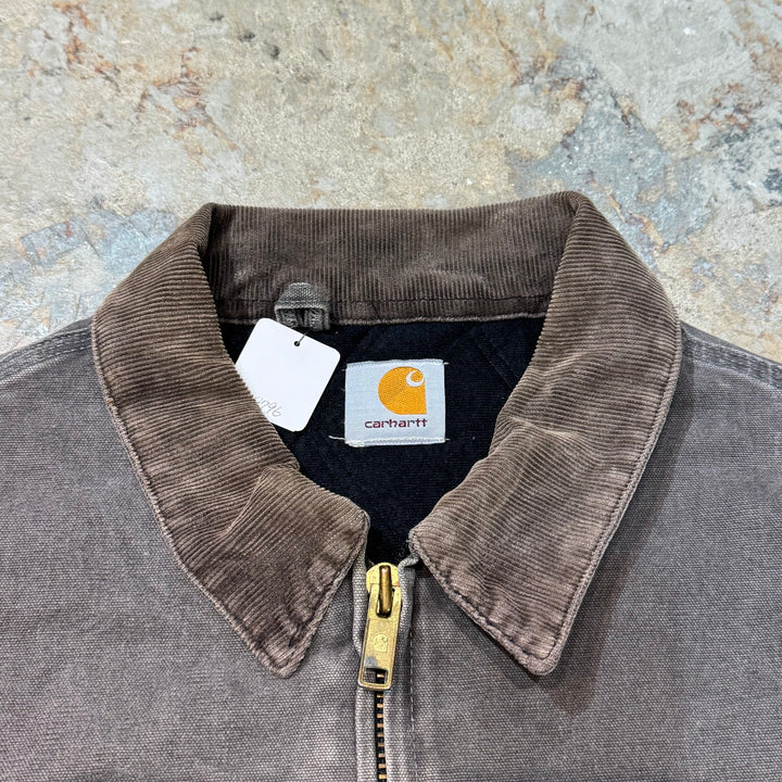 중고 의류 CARHARTT/ SANTA FE 재킷/ 오리 직물/ 퀼트 라이닝/ 코듀로이 칼라/ 크기 M에 해당합니다.