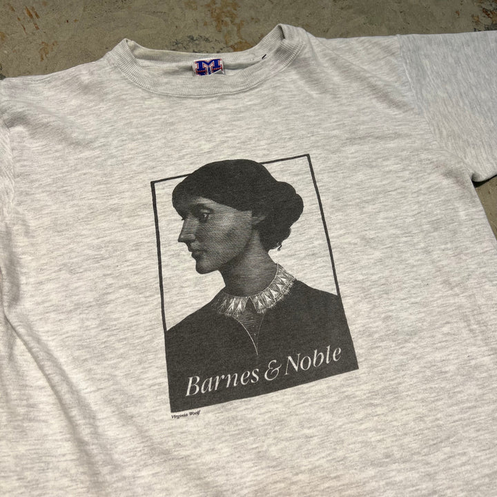 古着 USA製 90's MV Sport/Barnes&Noble/バーンズ貴族/ヴィンテージ シングルステッチ プリントTシャツ/サイズM相当