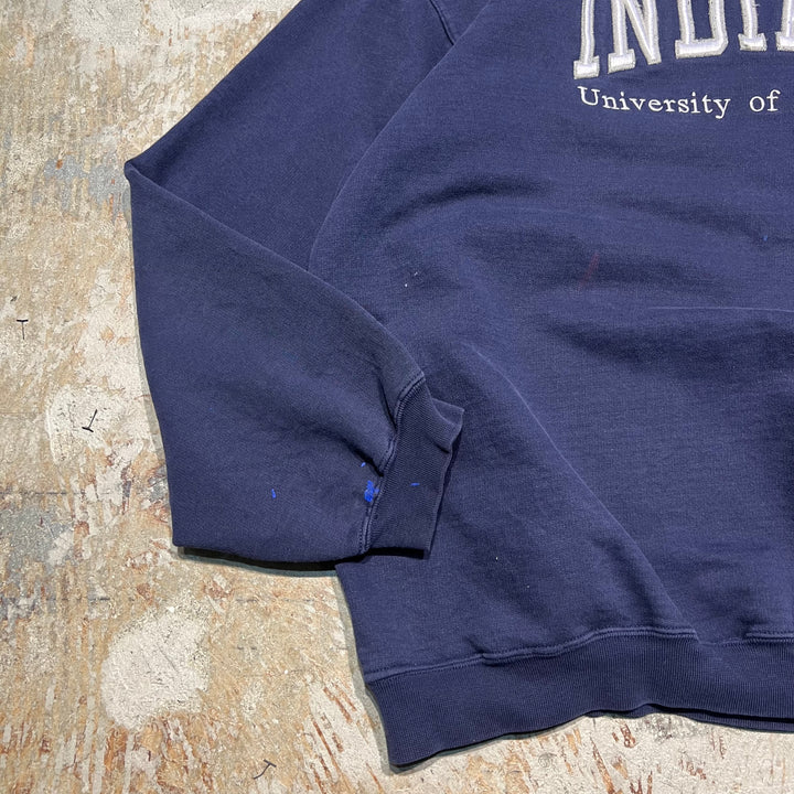 #3975 古着　Unknow/Crew neck sweat/クルーネックスウェット/INDIANA university of Pennsylvania/カレッジロゴ/MADE IN CANADA/サイズXL