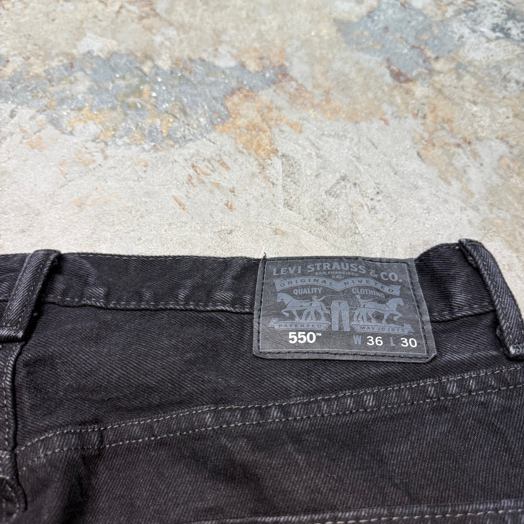 二手衣服Levi's/Levi的/黑色牛仔褲/550/實際尺寸35 x 30