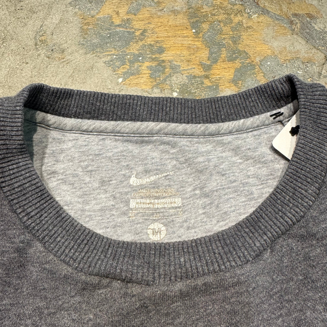 古着 NIKE/ ナイキ/ クルーネックスウェット/ ワンポイント刺繍/ サイズM