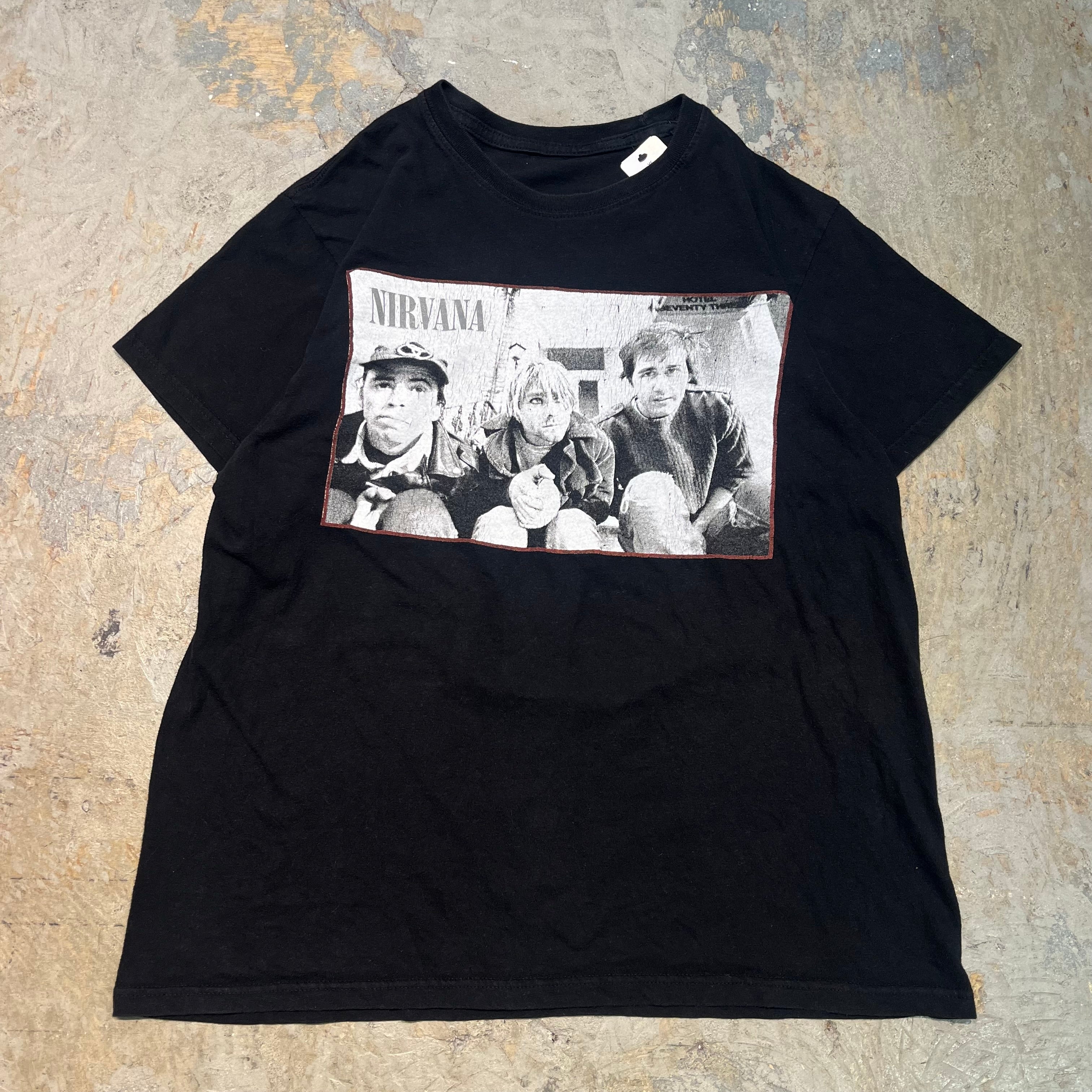 NIRVANA Tシャツ Lサイズ 古着 NIRVANA/ニルヴァーナ/バンドプリントTシャツ/ サイズL-XL相当