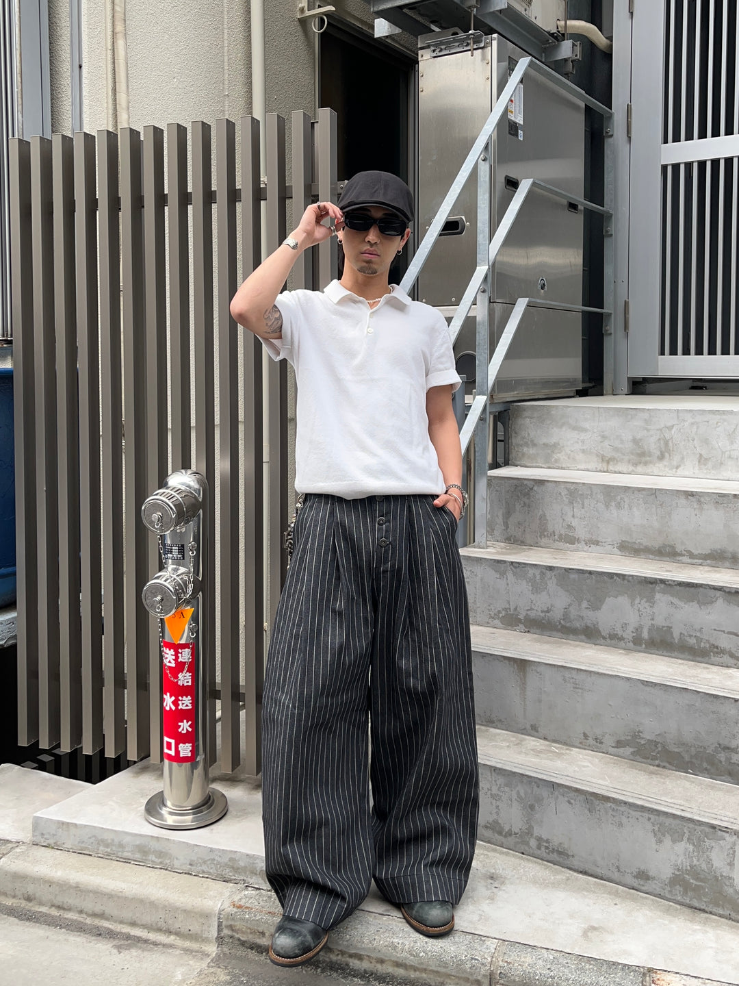 2タックストライプ  バギーデニムパンツ