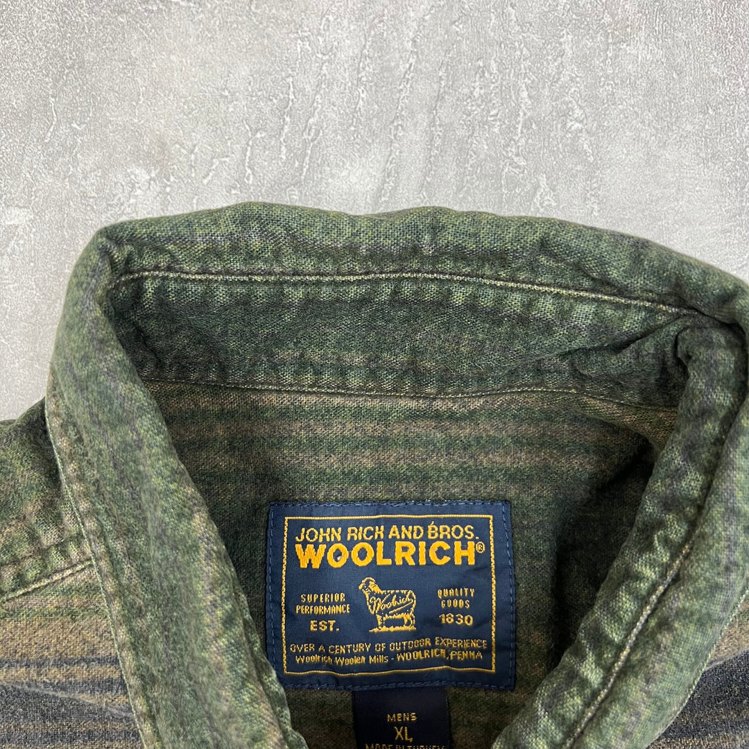 #467 Woolrich Border Shirts Size XL